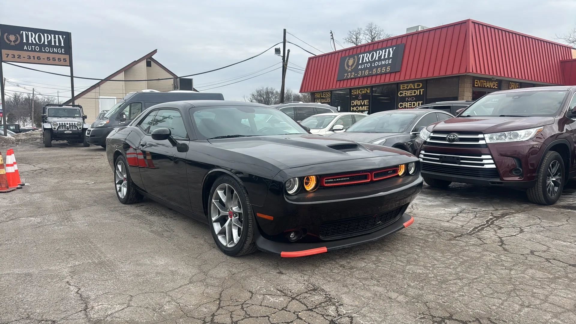 Used 2022 Dodge Challenger GT image 3