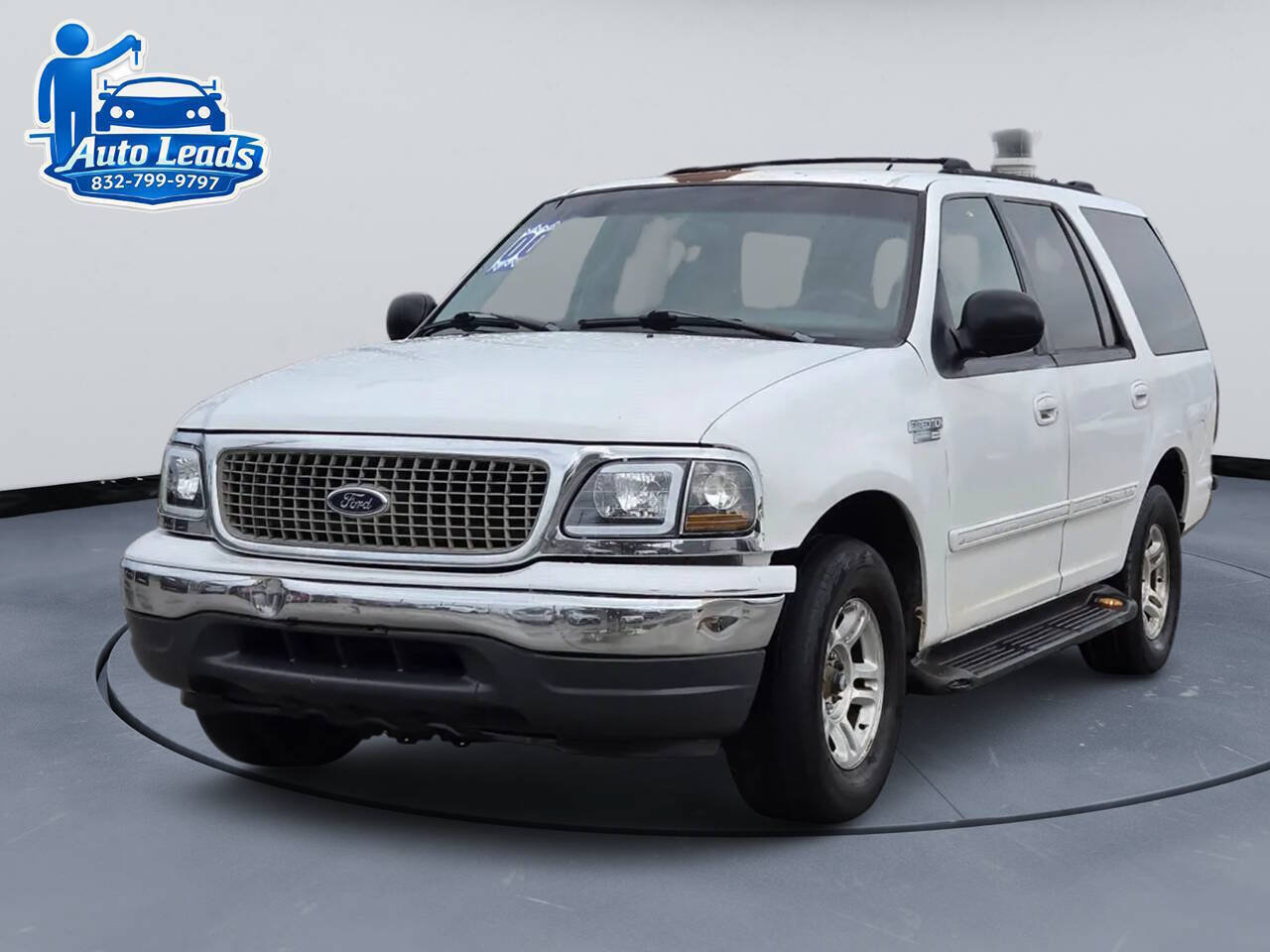 Used 2000 Ford Expedition XLT RWD image 3