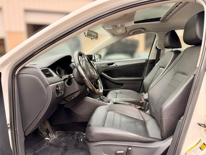 Used 2014 Volkswagen Jetta SEL FWD image 6
