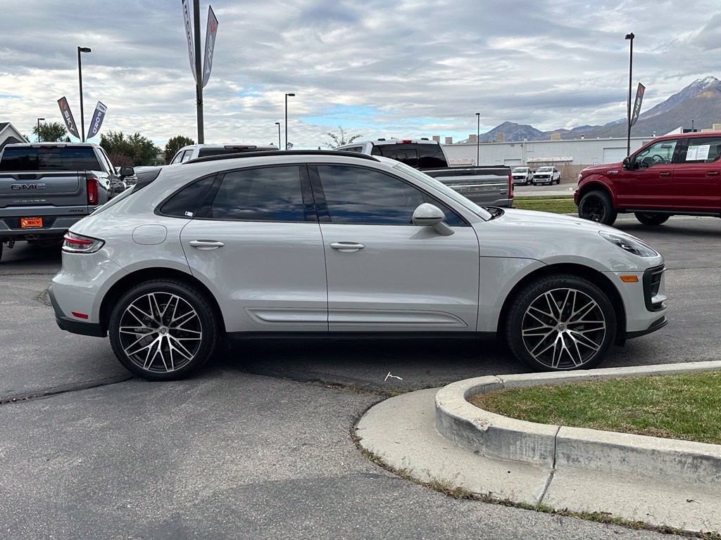 Used 2023 Porsche Macan AWD/4WD image 4