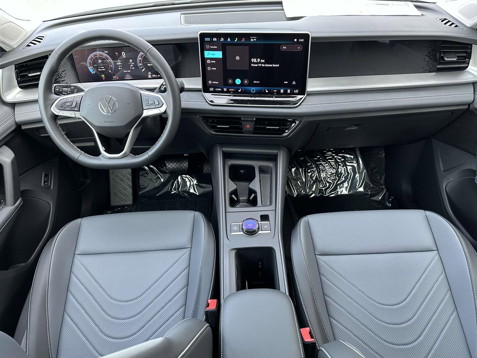 New 2025 Volkswagen Tiguan SE image 11