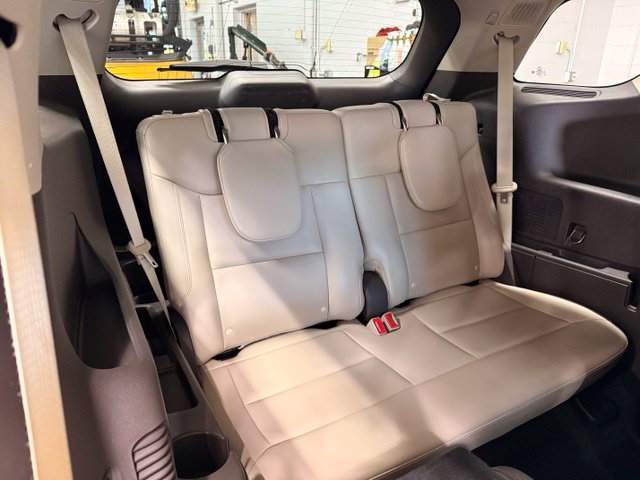 Used 2020 Ford Explorer Platinum w/ Premium Technology Package AWD/4WD image 27