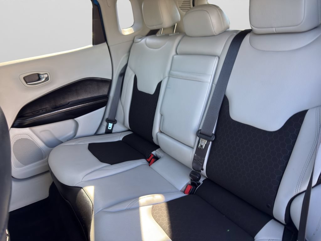 Used 2018 Jeep Compass Latitude AWD/4WD image 15