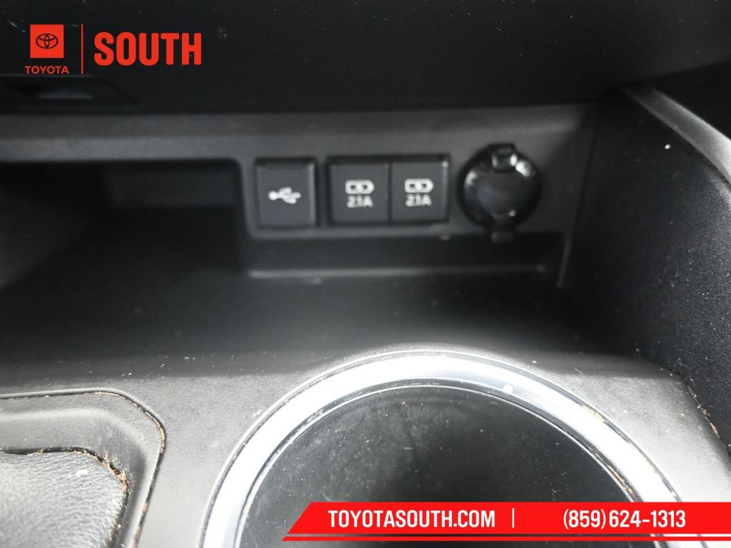 Used 2020 Toyota Highlander XLE AWD/4WD image 22