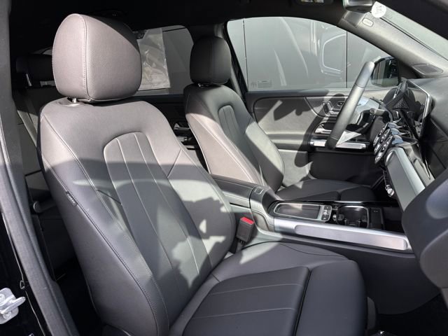 Used 2025 Mercedes-Benz GLB 250 4MATIC image 50