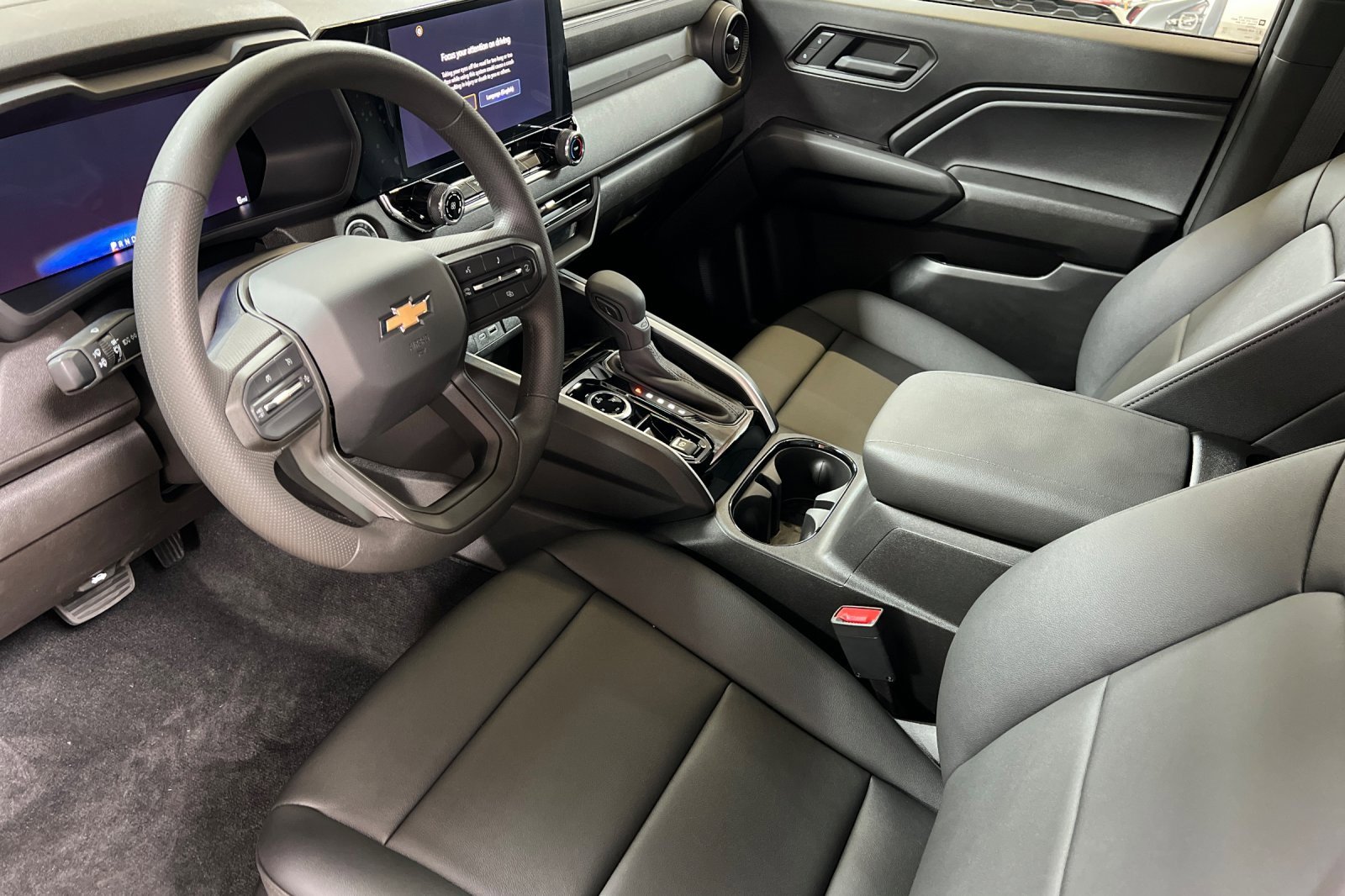 New 2025 Chevrolet Colorado W/T image 10