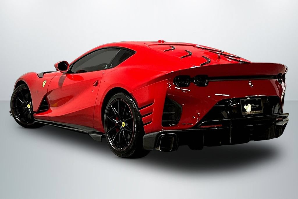 Used 2022 Ferrari 812 Competizione RWD image 5