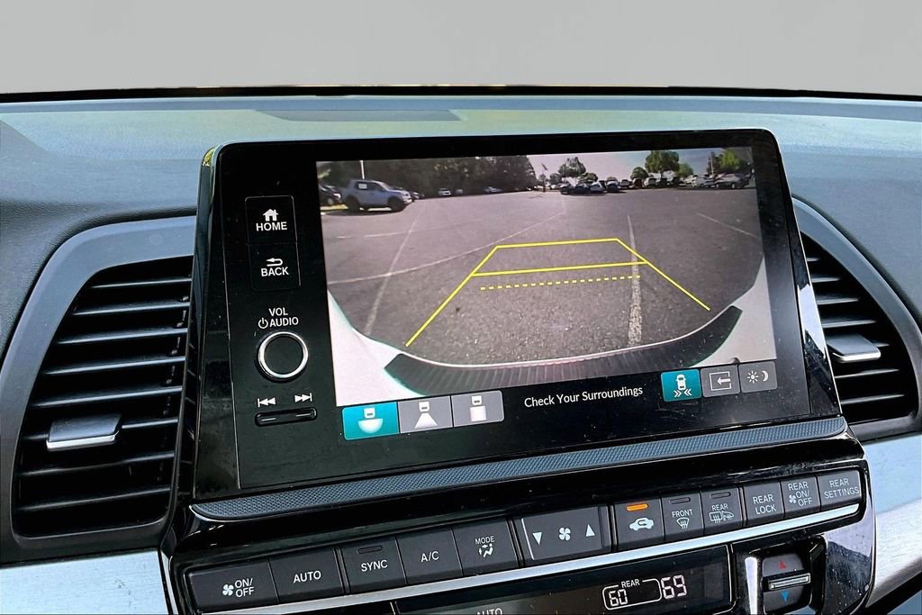 Used 2025 Honda Odyssey Touring image 13