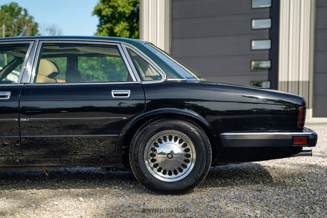 Used 1988 Jaguar XJ6 RWD image 3
