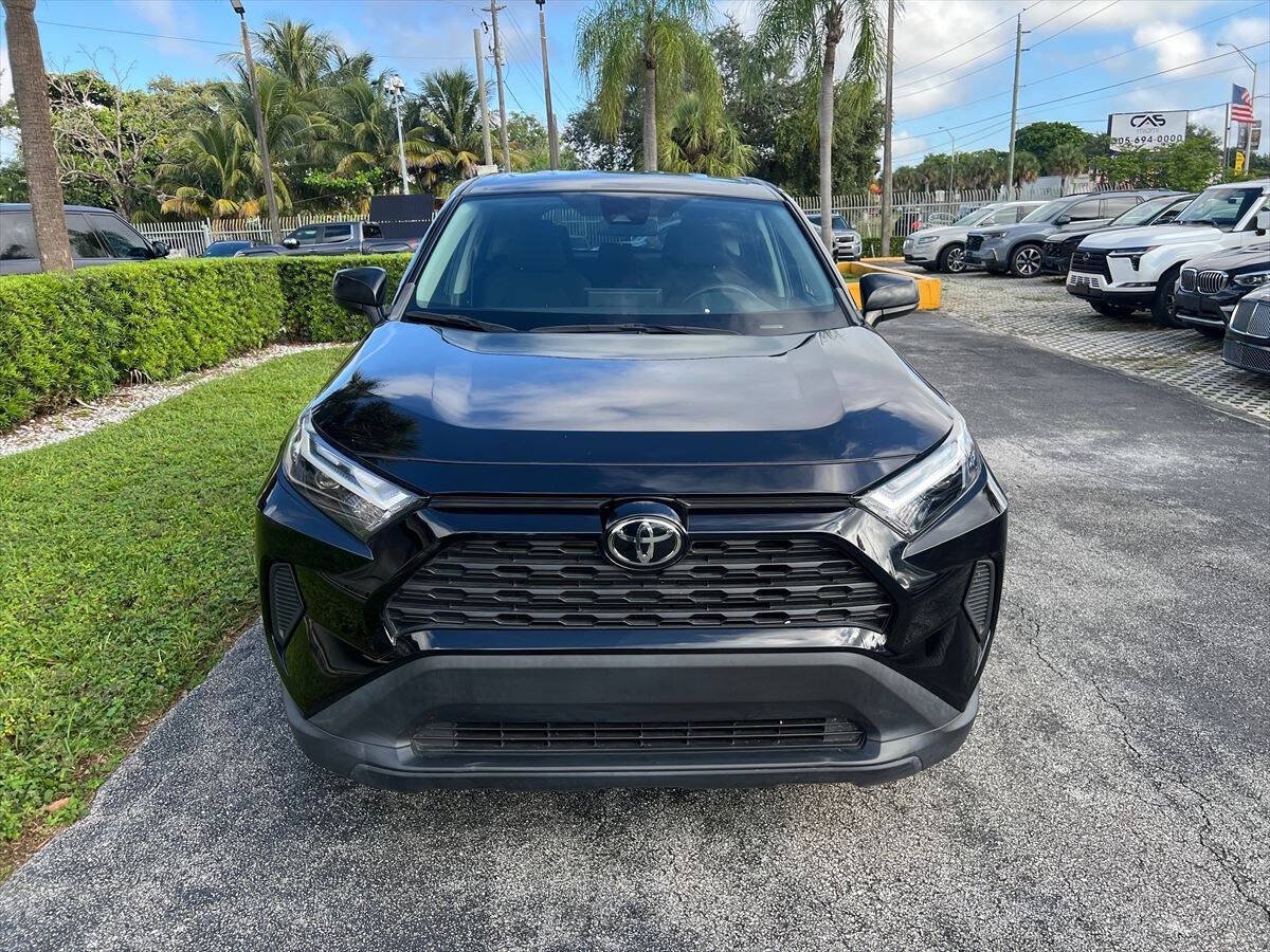 Used 2023 Toyota RAV4 LE FWD image 3