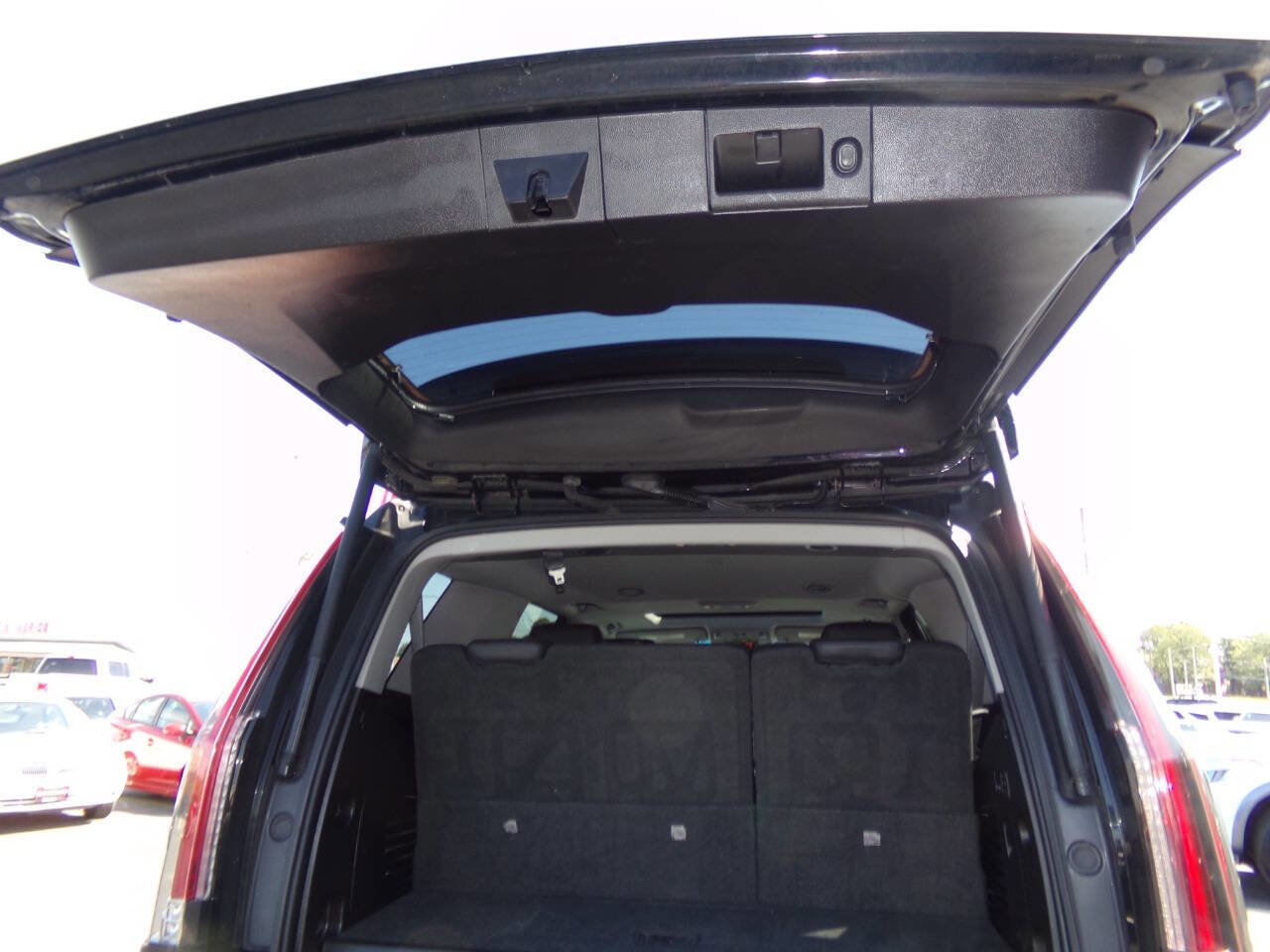 Used 2019 Cadillac Escalade Luxury image 25