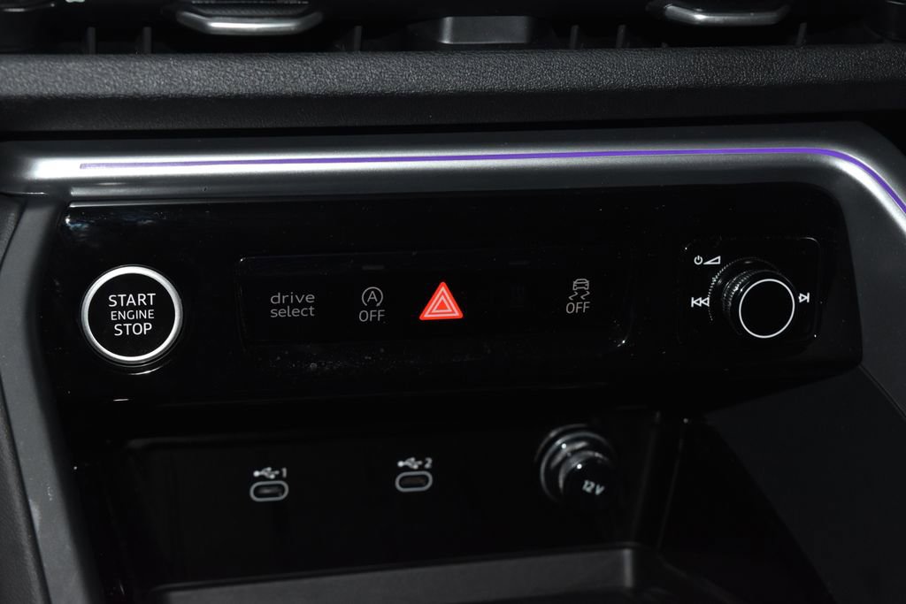 Certified 2025 Audi Q5 2.0T Premium w/ Convenience Package image 12