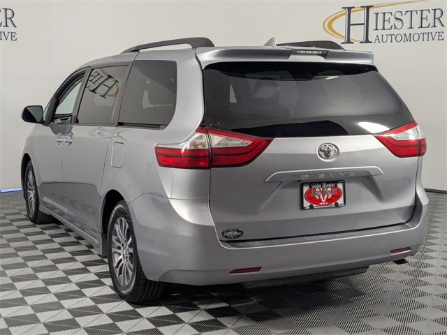 Used 2018 Toyota Sienna XLE w/ XLE Navigation Package image 5