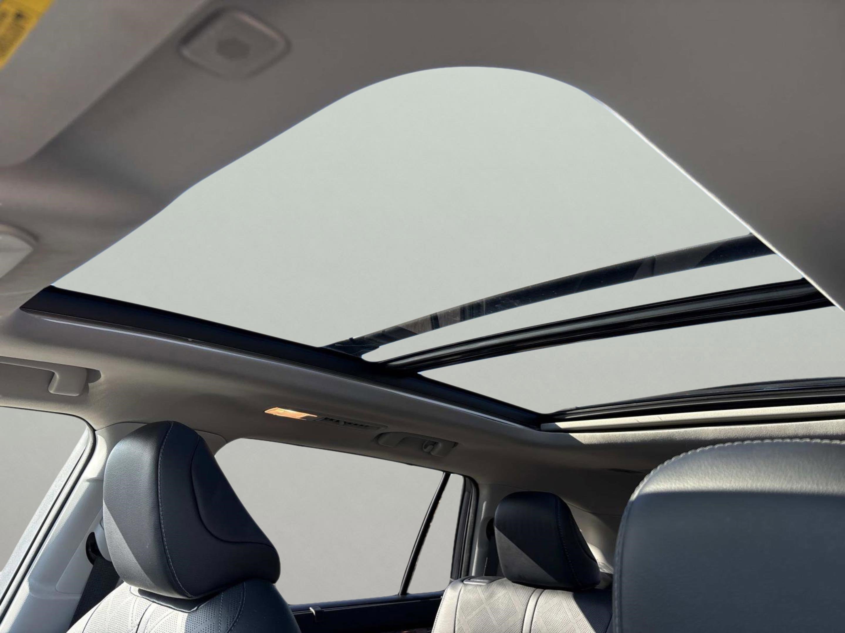 Used 2023 Toyota Highlander Platinum image 31