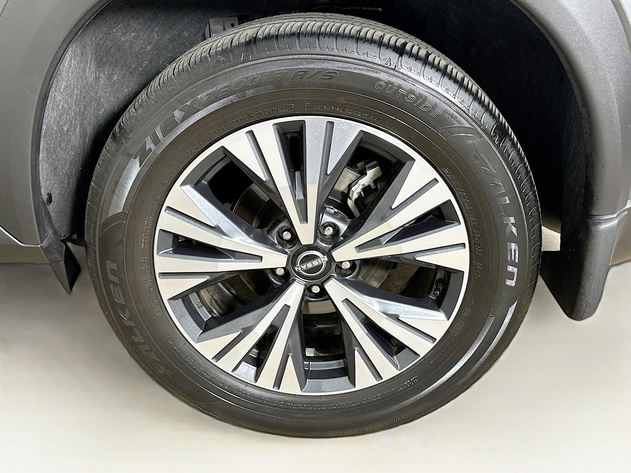 Used 2023 Nissan Rogue SV FWD image 11