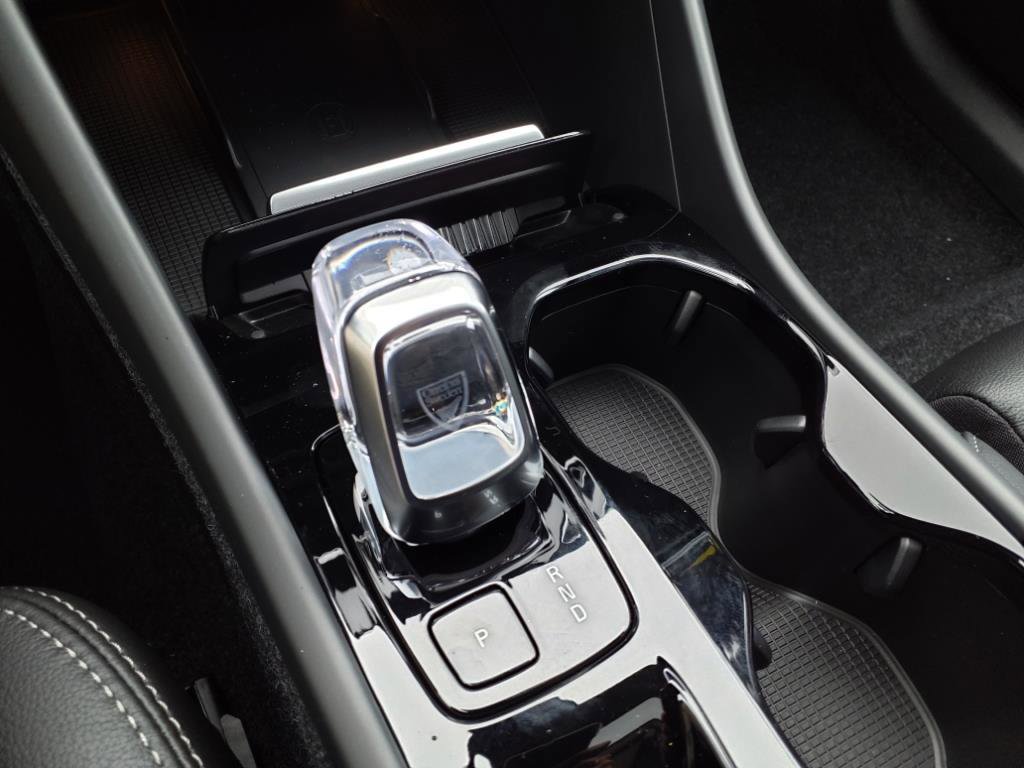 New 2025 Volvo XC40 B5 Plus w/ Climate Package image 21