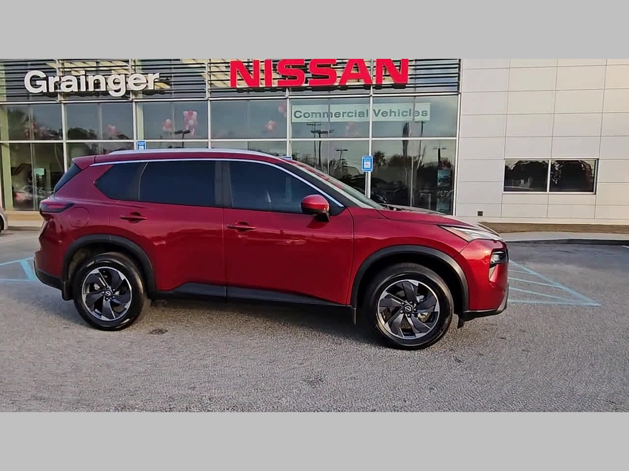 Used 2024 Nissan Rogue SV w/ SV Premium Package image 35