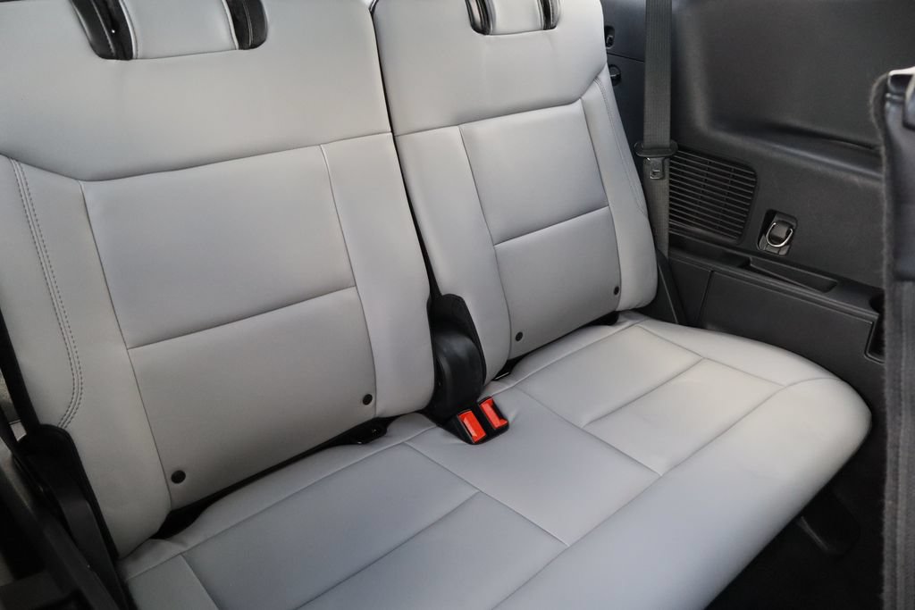 Used 2021 Ford Explorer XLT w/ Equipment Group 202A AWD/4WD image 28