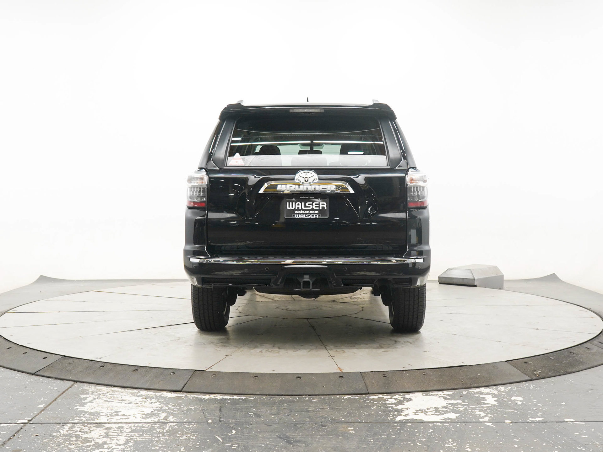 Used 2019 Toyota 4Runner Limited AWD/4WD image 4