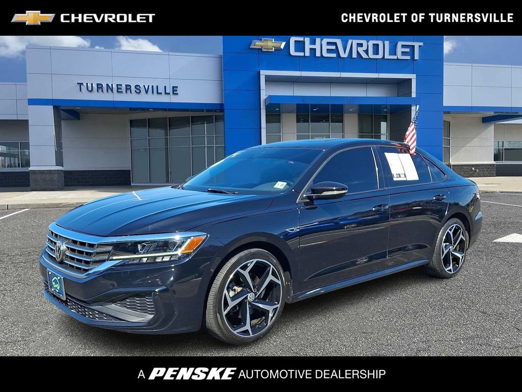 Used 2022 Volkswagen Passat 2.0T R-Line FWD image 1