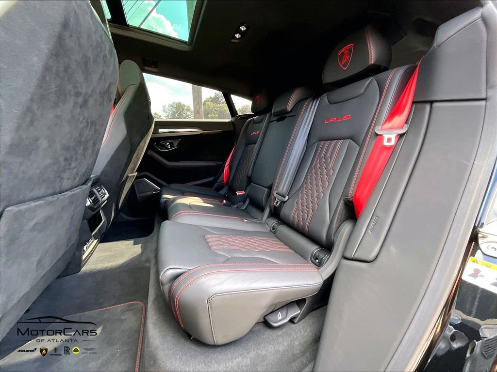 Used 2023 Lamborghini Urus Performante AWD/4WD image 24