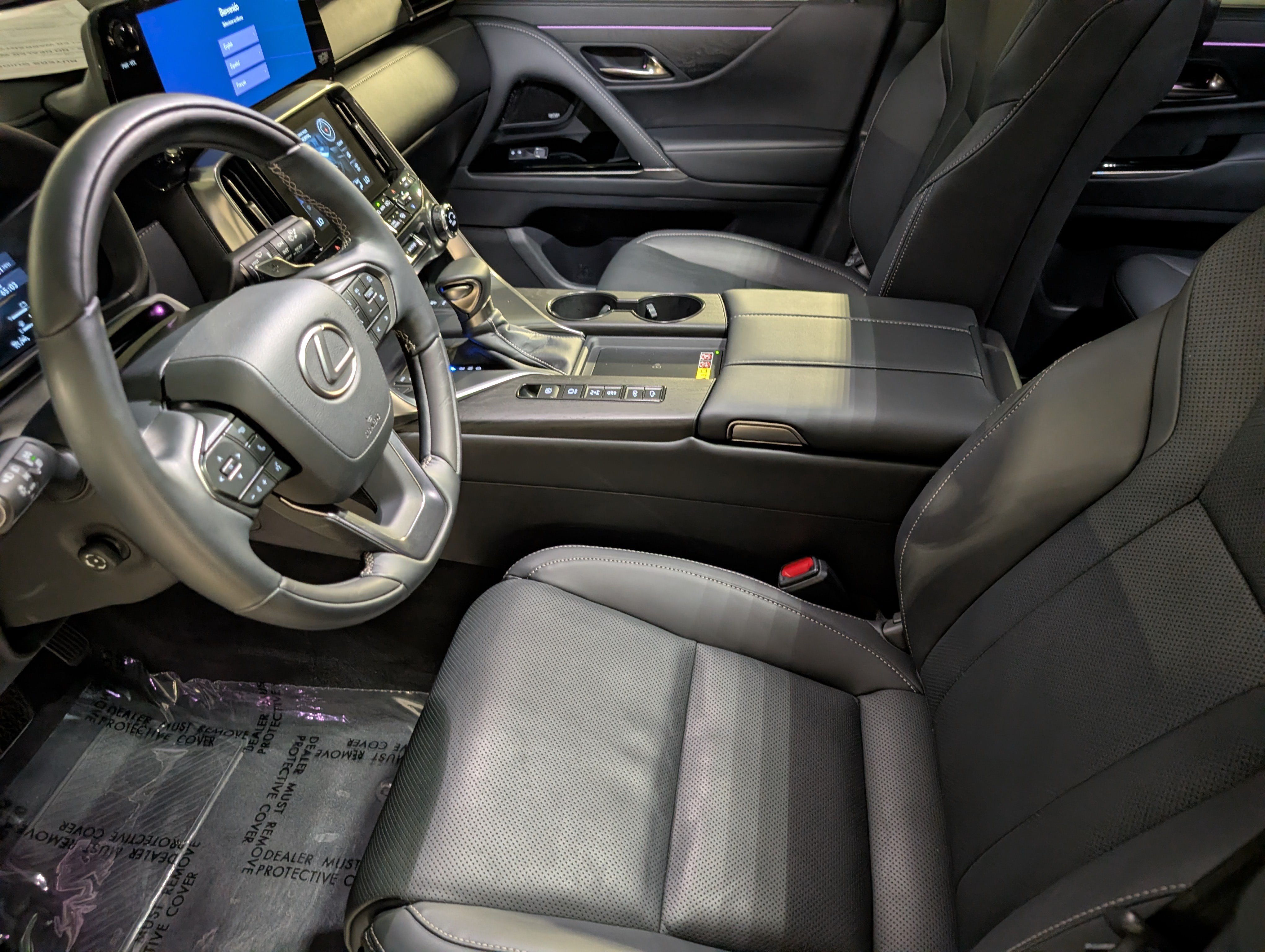 Used 2025 Lexus LX 600 4WD w/ Appearance Package image 4