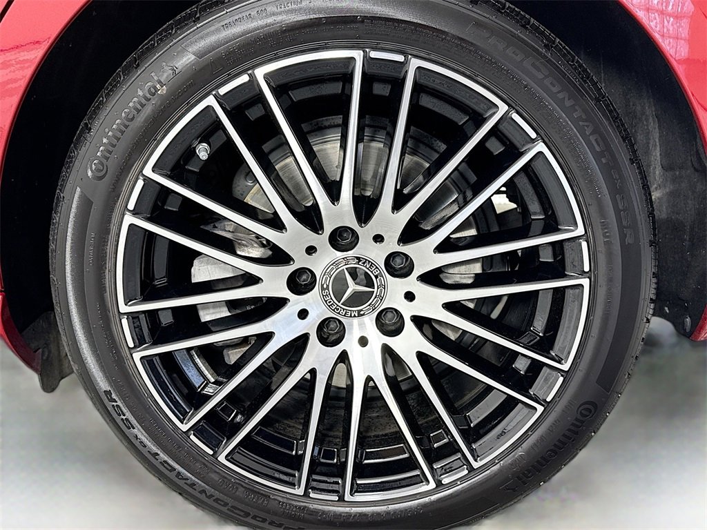 Used 2025 Mercedes-Benz C 300 4MATIC Sedan image 33