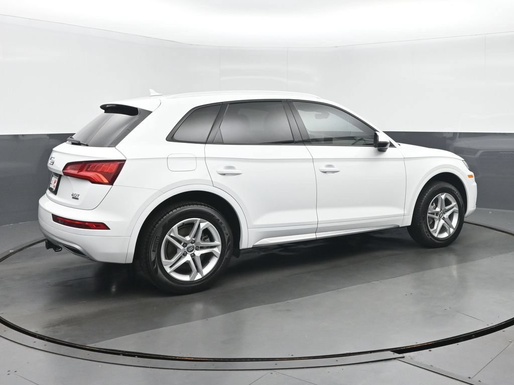 Used 2018 Audi Q5 2.0T Premium w/ Convenience Package AWD/4WD image 3