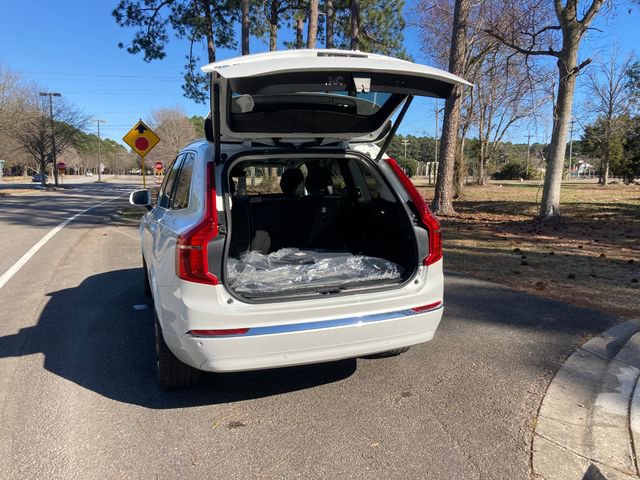 New 2025 Volvo XC90 T8 Core w/ Climate Package image 18