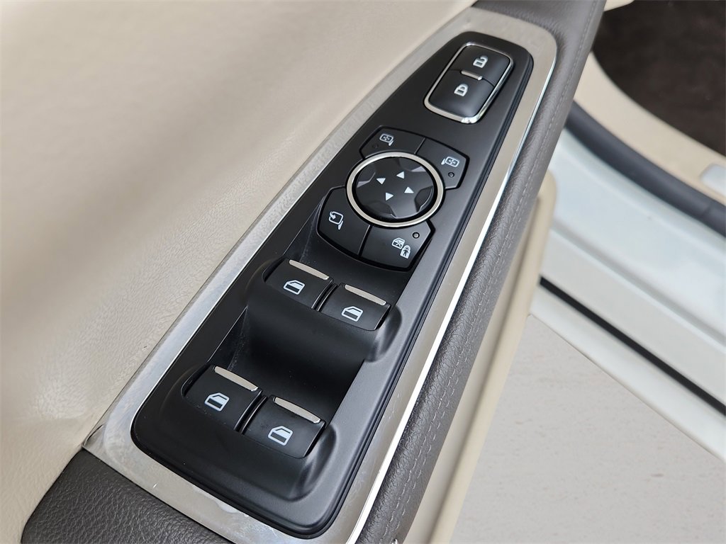 Used 2020 Lincoln Continental Reserve w/ Luxury Package image 27