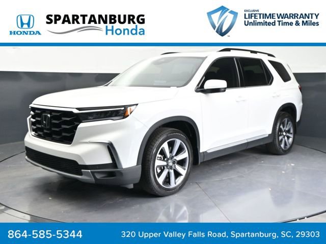 Used 2025 Honda Pilot Touring image 1