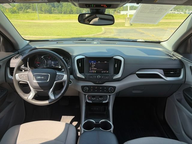 Used 2024 GMC Terrain SLE w/ LPO, Floor Liner Package FWD image 9