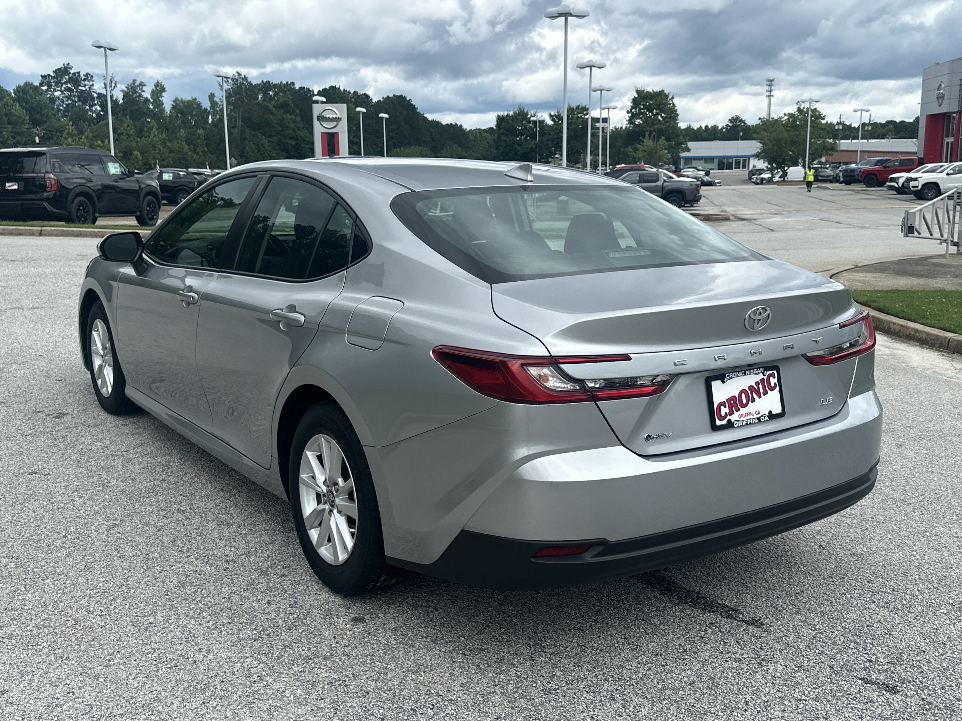 Used 2025 Toyota Camry LE FWD image 7