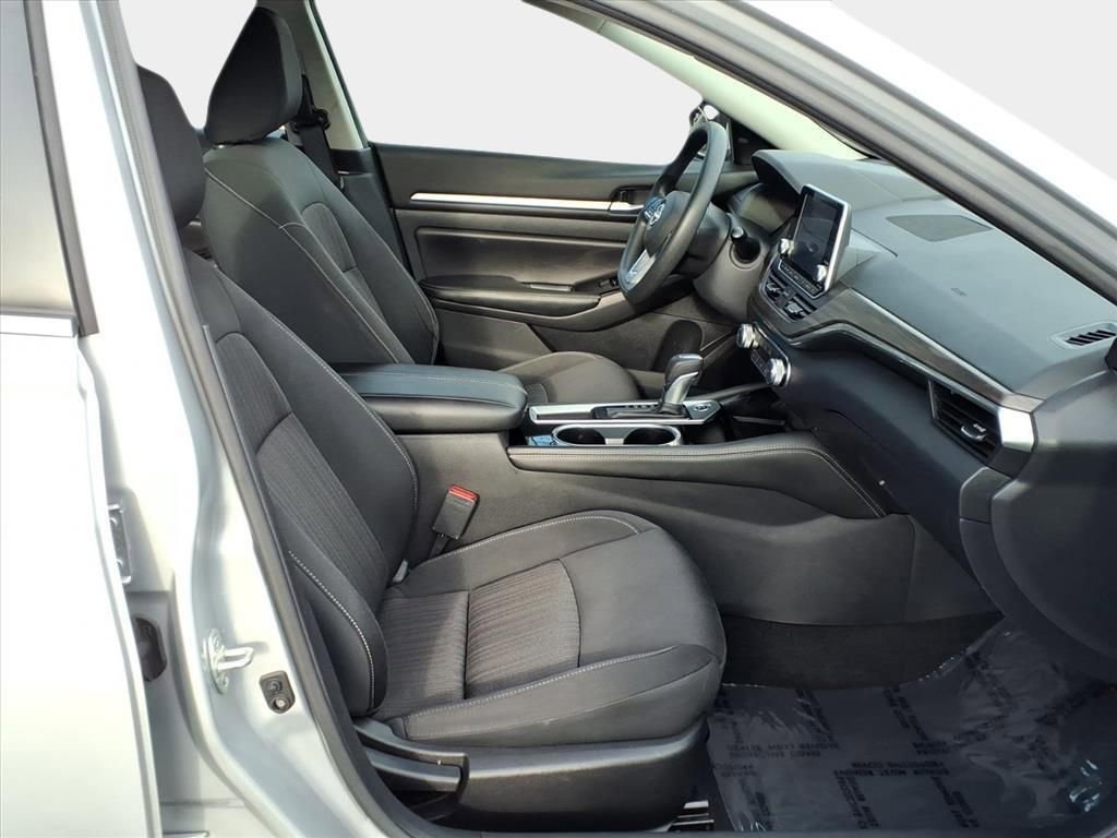 Used 2023 Nissan Altima 2.5 SV image 14