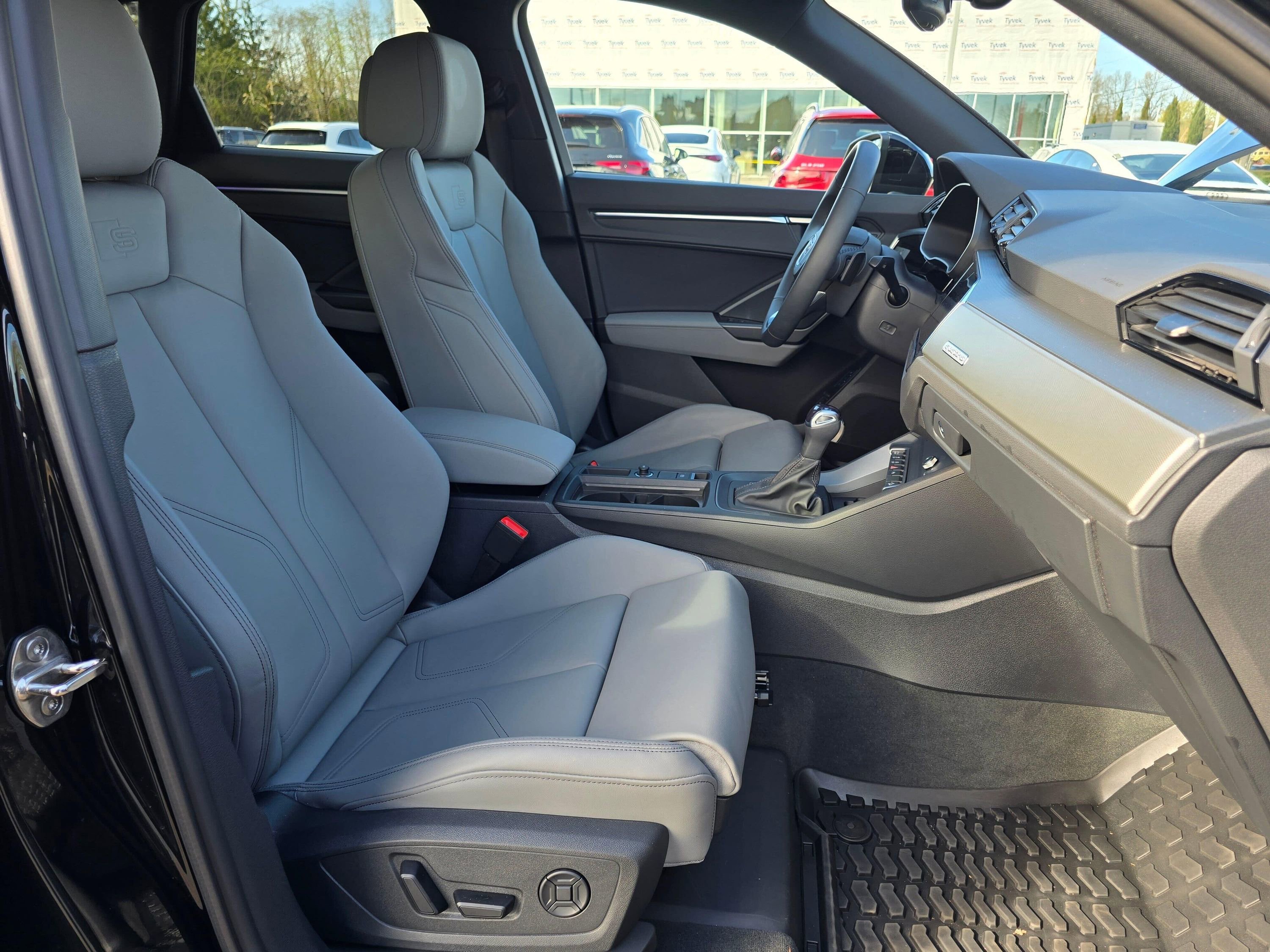 Used 2024 Audi Q3 2.0T Premium Plus image 26