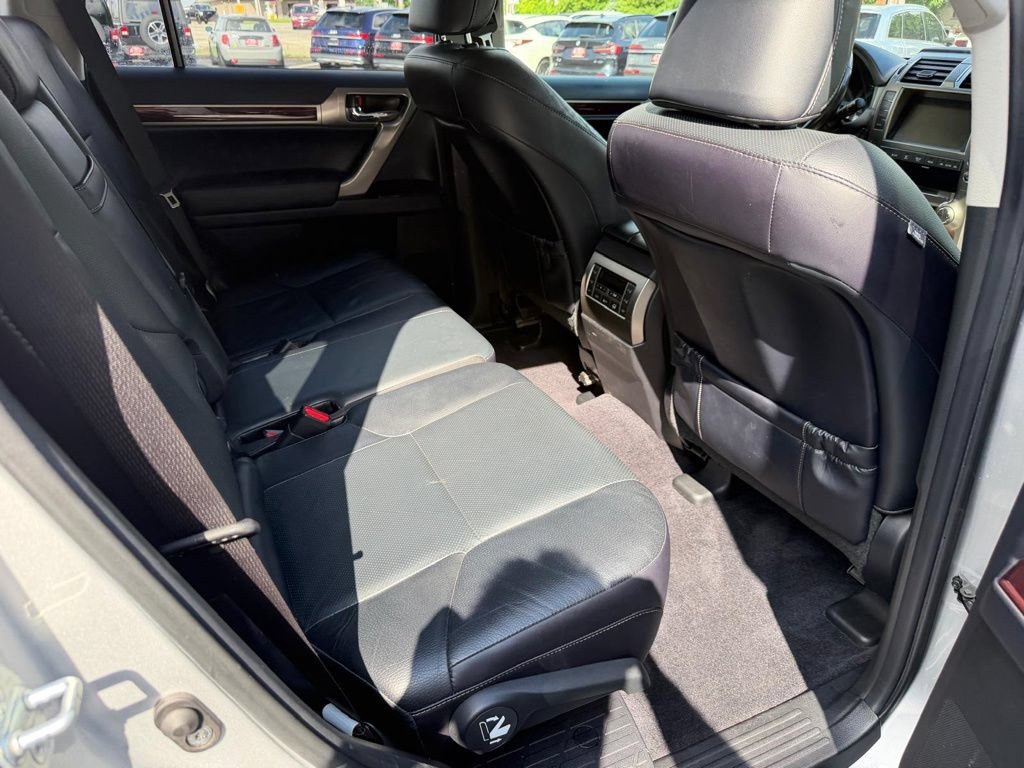 Used 2018 Lexus GX 460 Premium w/ Premium Package AWD/4WD image 30