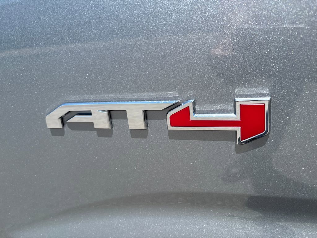 New 2026 GMC Terrain AT4 w/ Technology Package II AWD/4WD image 9