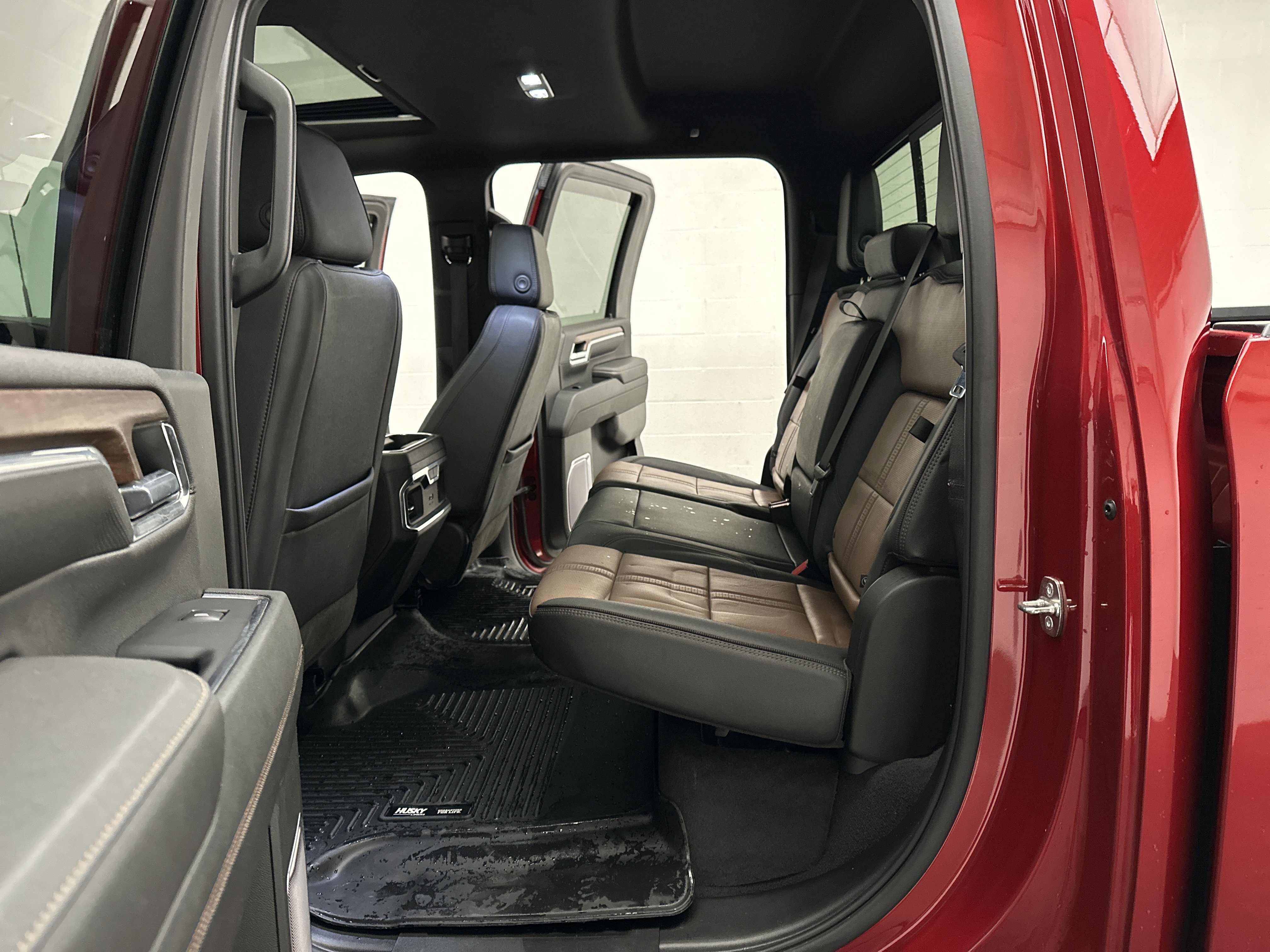 Used 2024 Chevrolet Silverado 3500 High Country w/ High Country Premium Package image 27