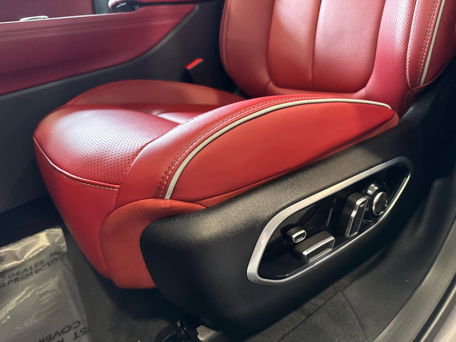 Used 2024 Jeep Wagoneer Launch Edition image 15