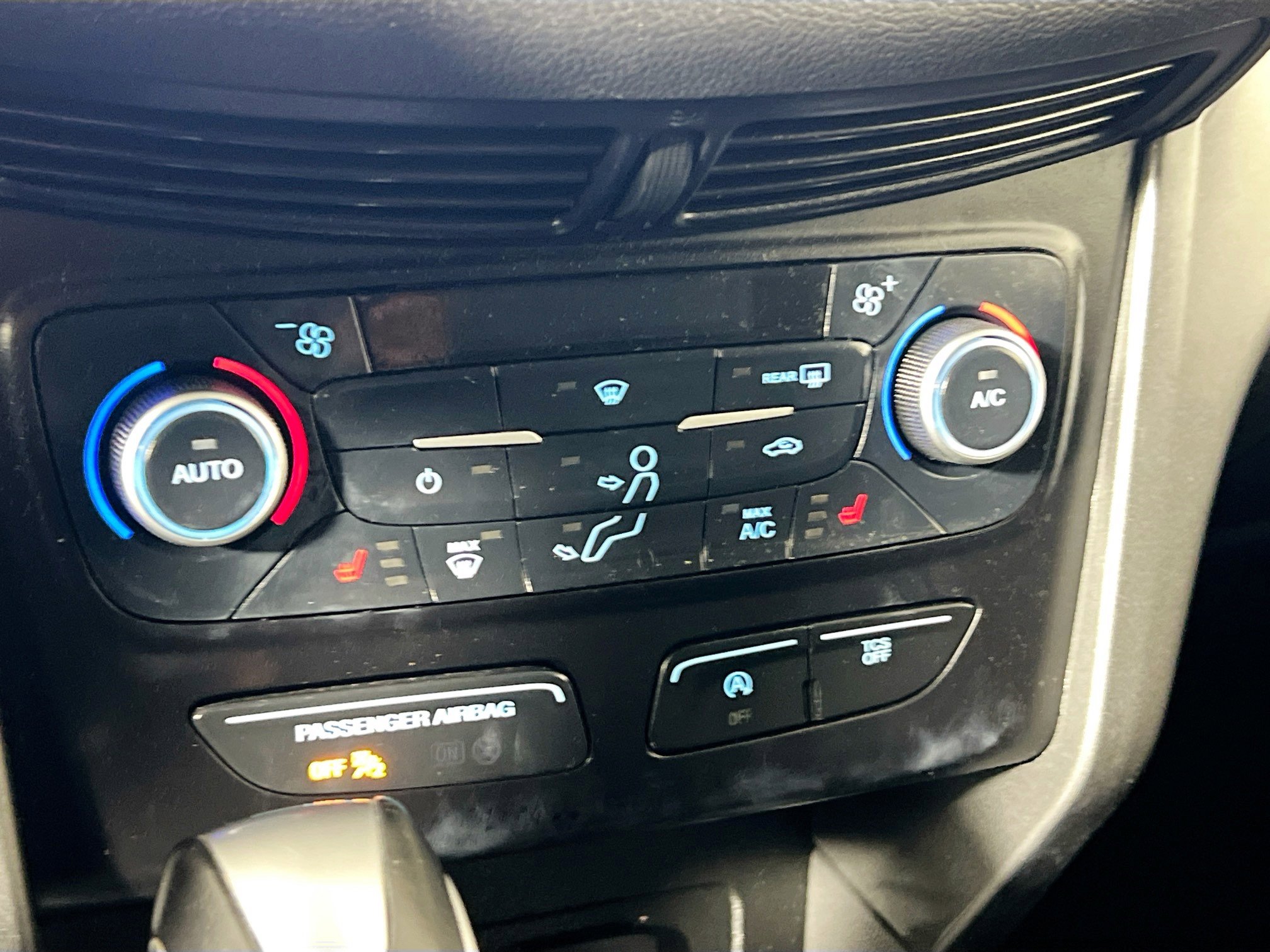 Used 2018 Ford Escape SEL w/ Ford Safe & Smart Package FWD image 26