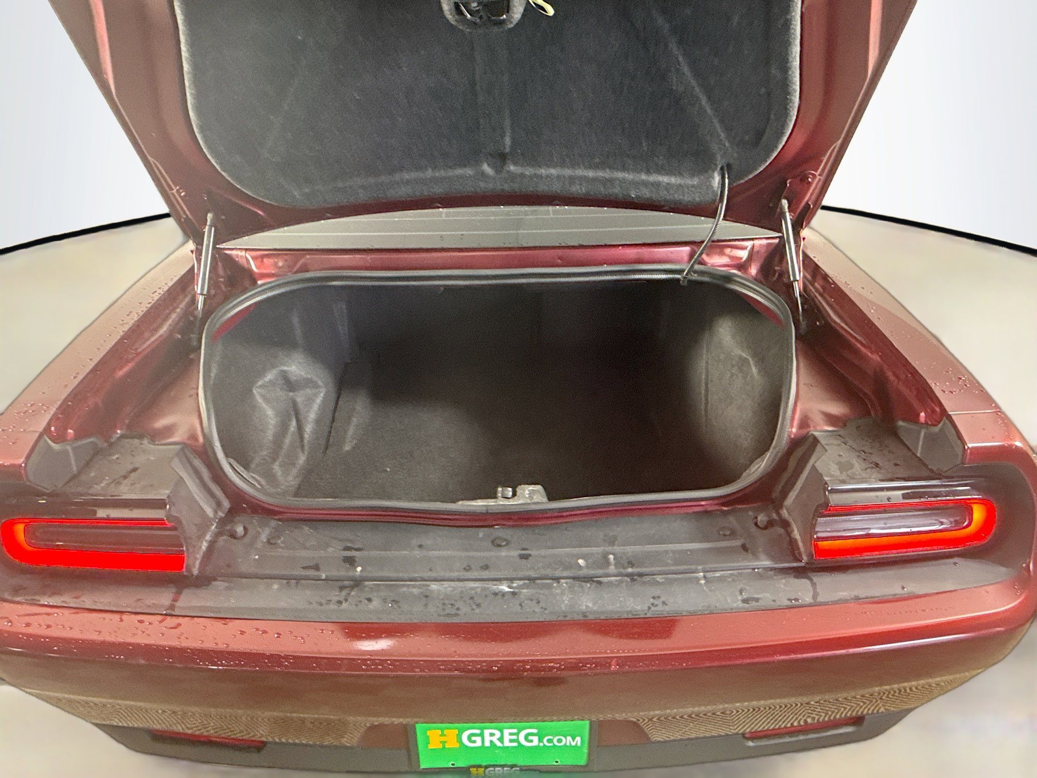 Used 2019 Dodge Challenger SXT image 33