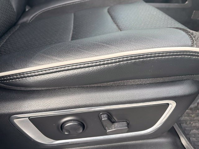 Used 2025 RAM 1500 Laramie AWD/4WD image 13