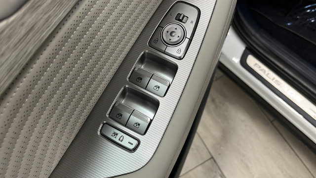Used 2025 Hyundai Palisade Calligraphy AWD/4WD image 22
