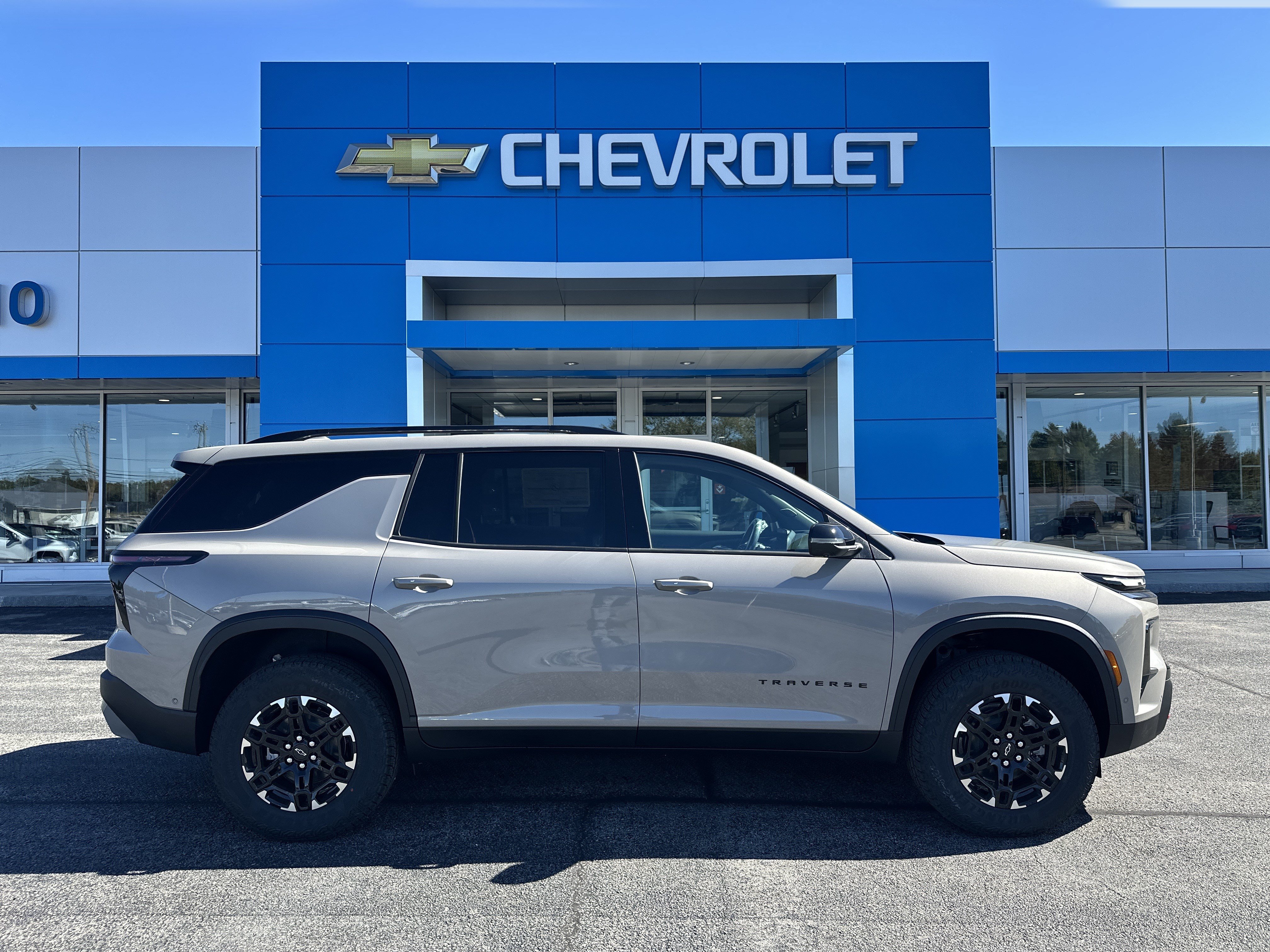 New 2027 Chevrolet Traverse Z71 w/ Enhanced Driving Package