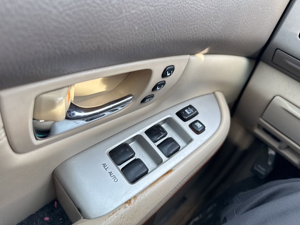 Used 2005 Lexus RX 330 AWD image 17