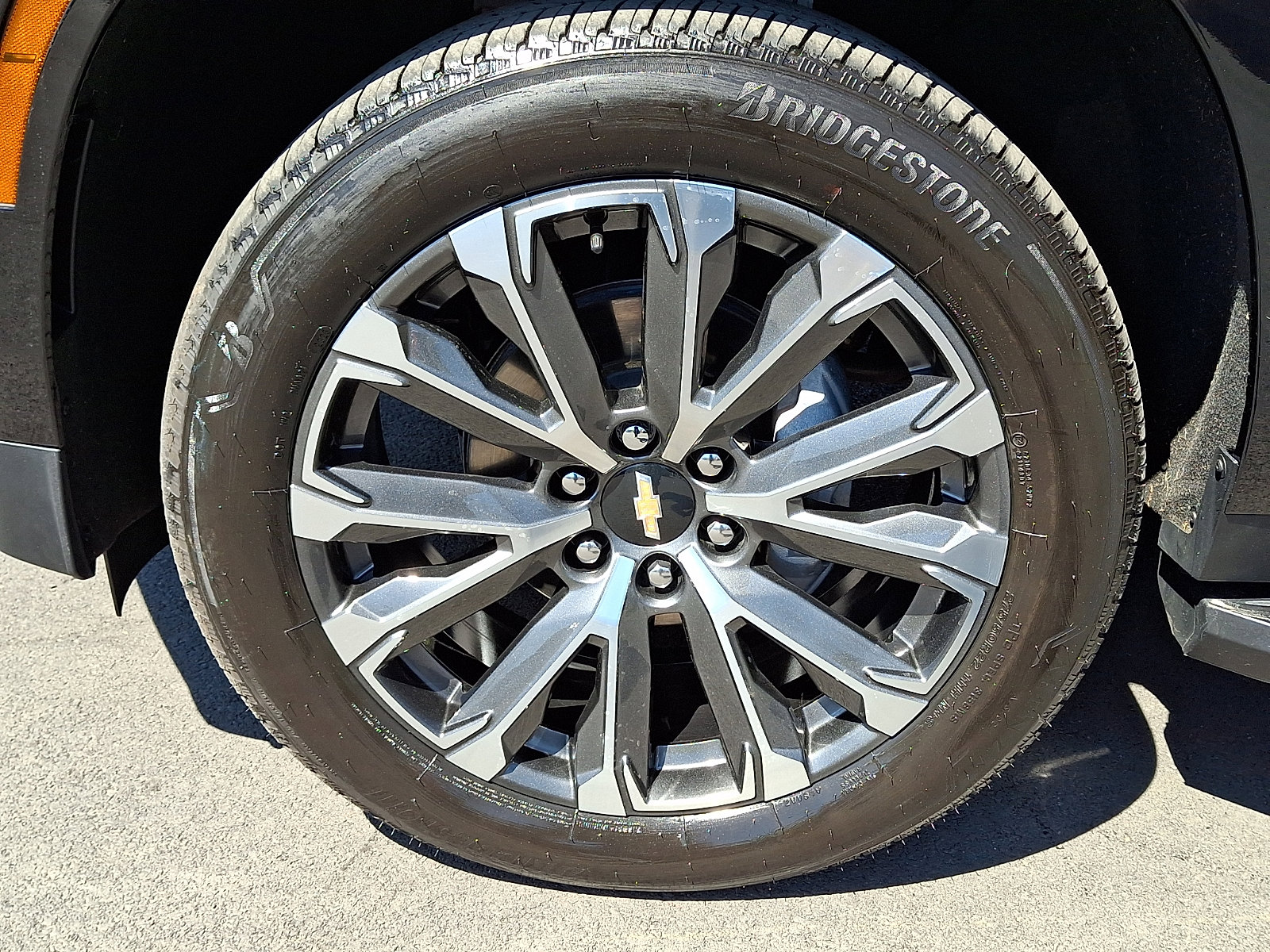 Used 2025 Chevrolet Tahoe High Country AWD/4WD image 10