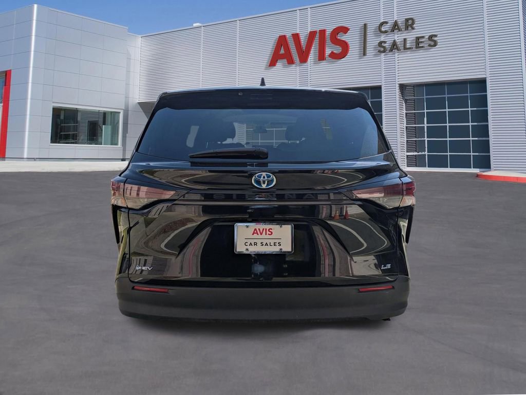 Used 2025 Toyota Sienna LE image 7