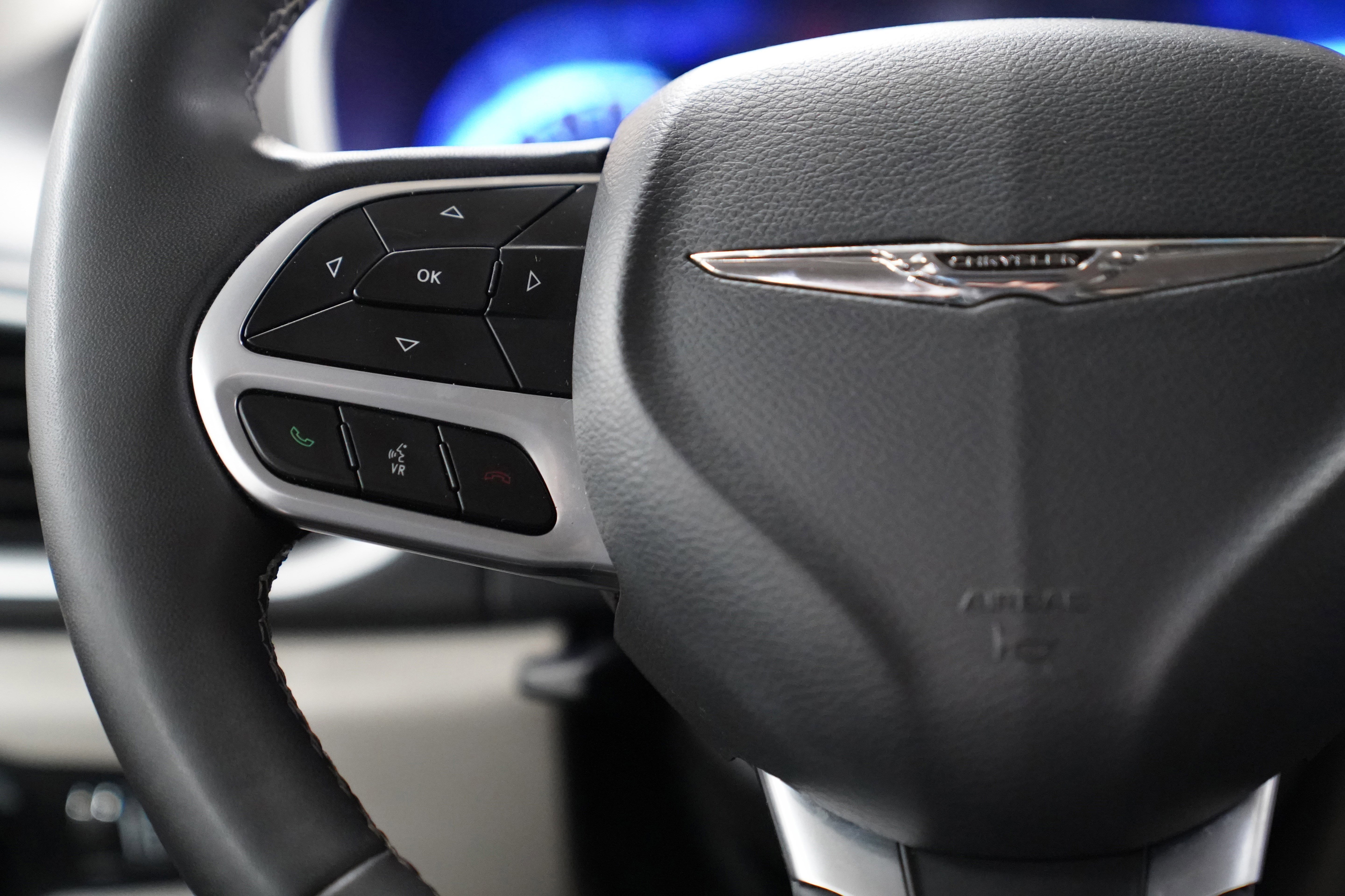 Used 2024 Chrysler Pacifica Touring-L FWD image 21