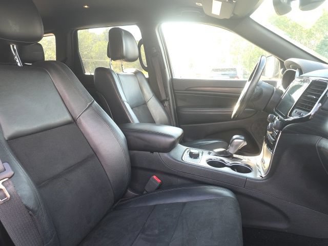 Used 2019 Jeep Grand Cherokee Altitude AWD/4WD image 17