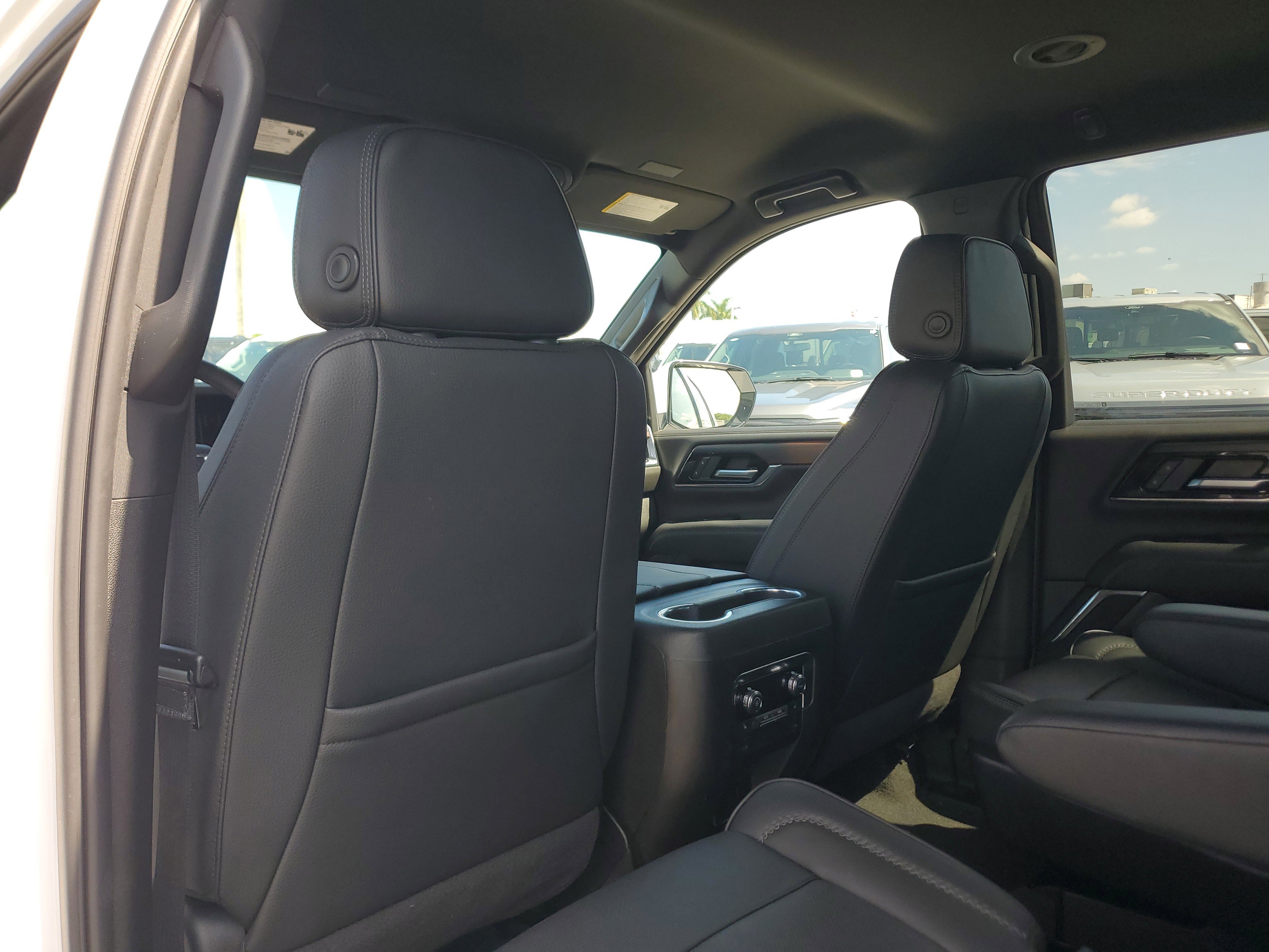 Used 2025 GMC Yukon Denali RWD image 20